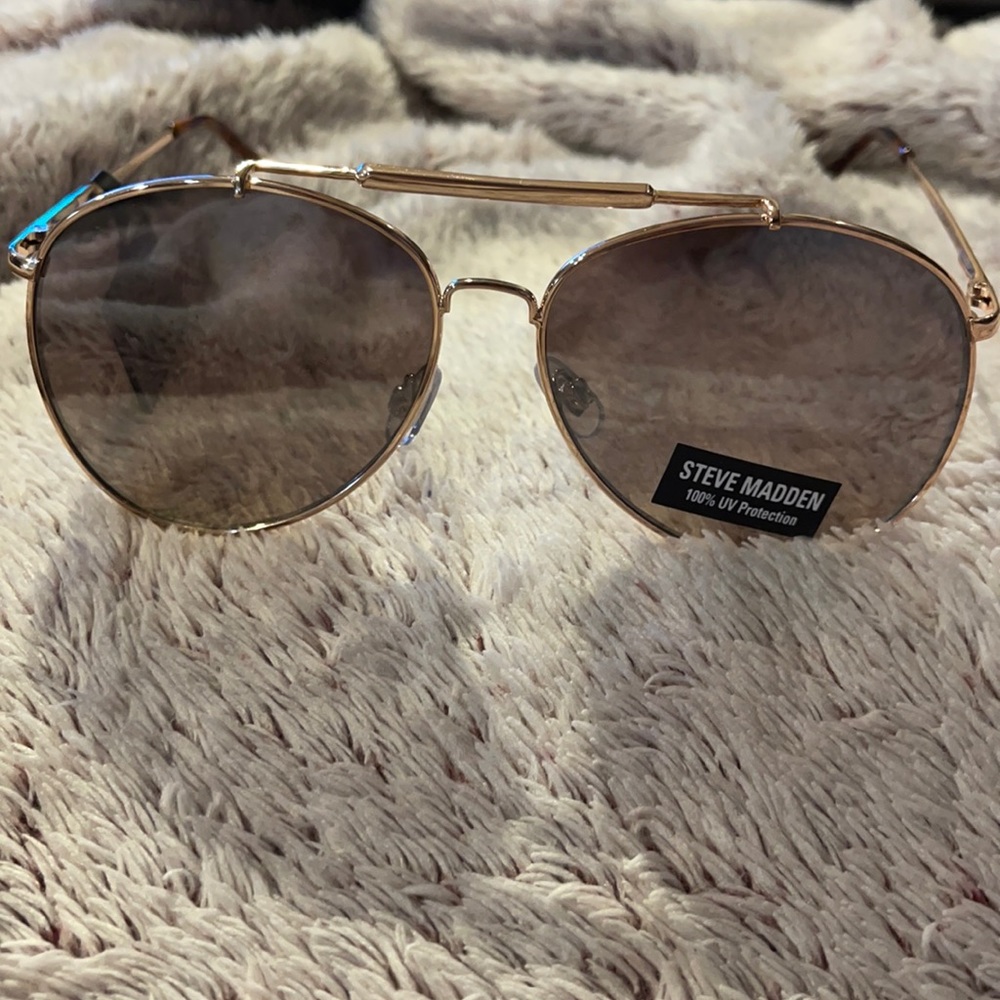 Steve Madden aviator sunglasses